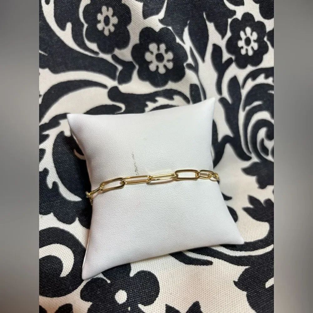 7” New! Women’s Dainty Thin Gold-tone Bracelet